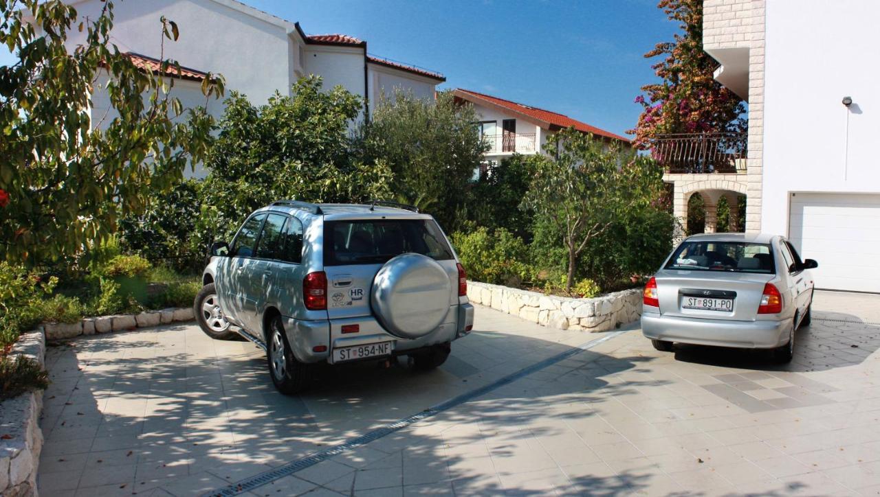 Apartments By The Sea Rastici, Ciovo - 2104 Trogir Exterior photo