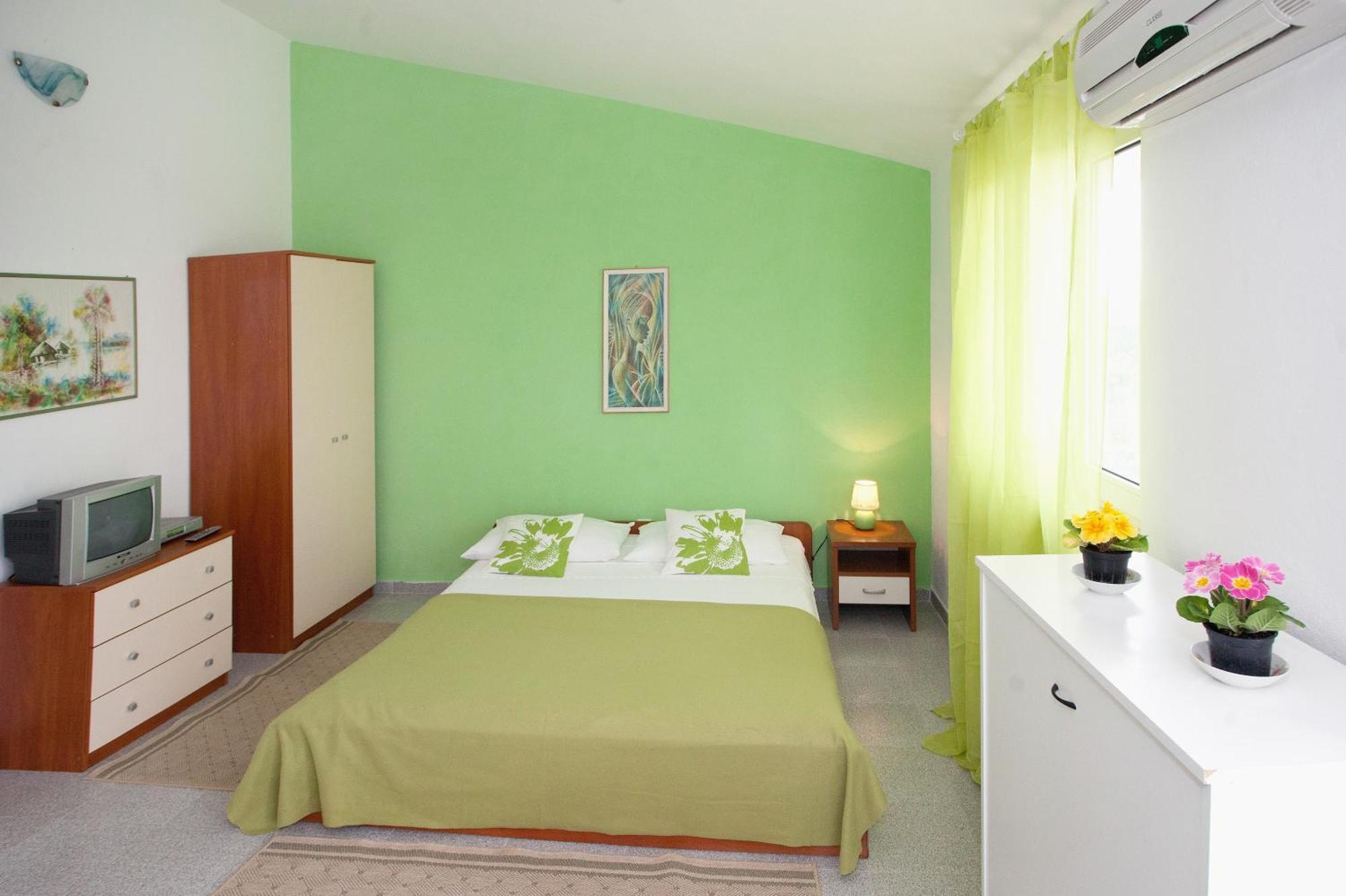 Apartments By The Sea Rastici, Ciovo - 2104 Trogir Room photo