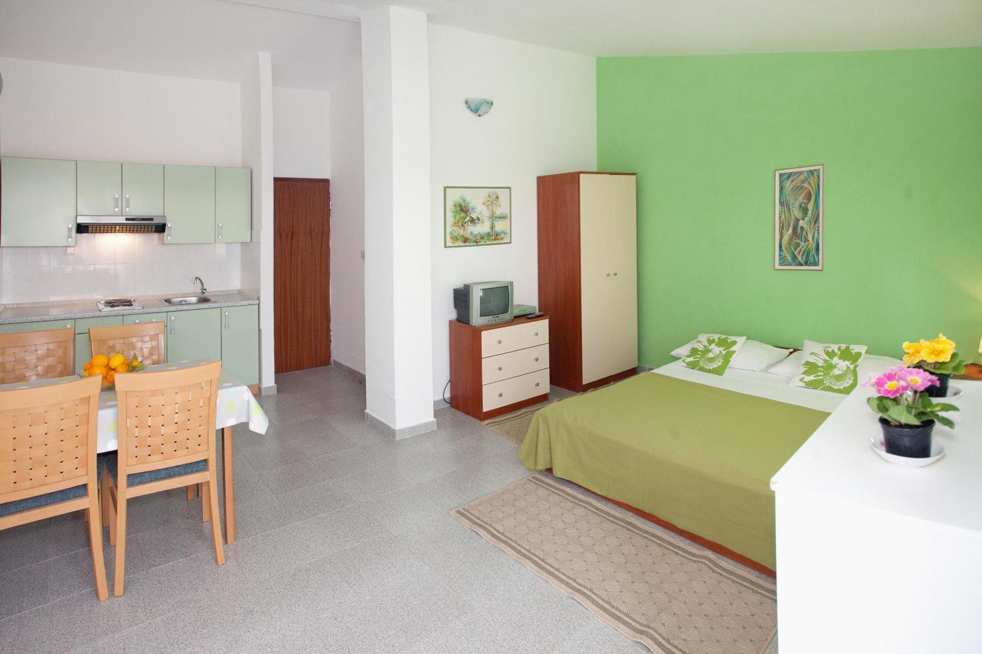 Apartments By The Sea Rastici, Ciovo - 2104 Trogir Room photo